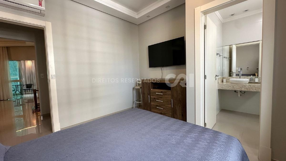 Apartamento com 3 Suítes no Villa Constanza Residencial em Meia Praia, Itapema
