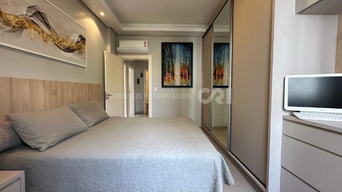 Apartamento com 3 Suítes no Villa Constanza Residencial em Meia Praia, Itapema