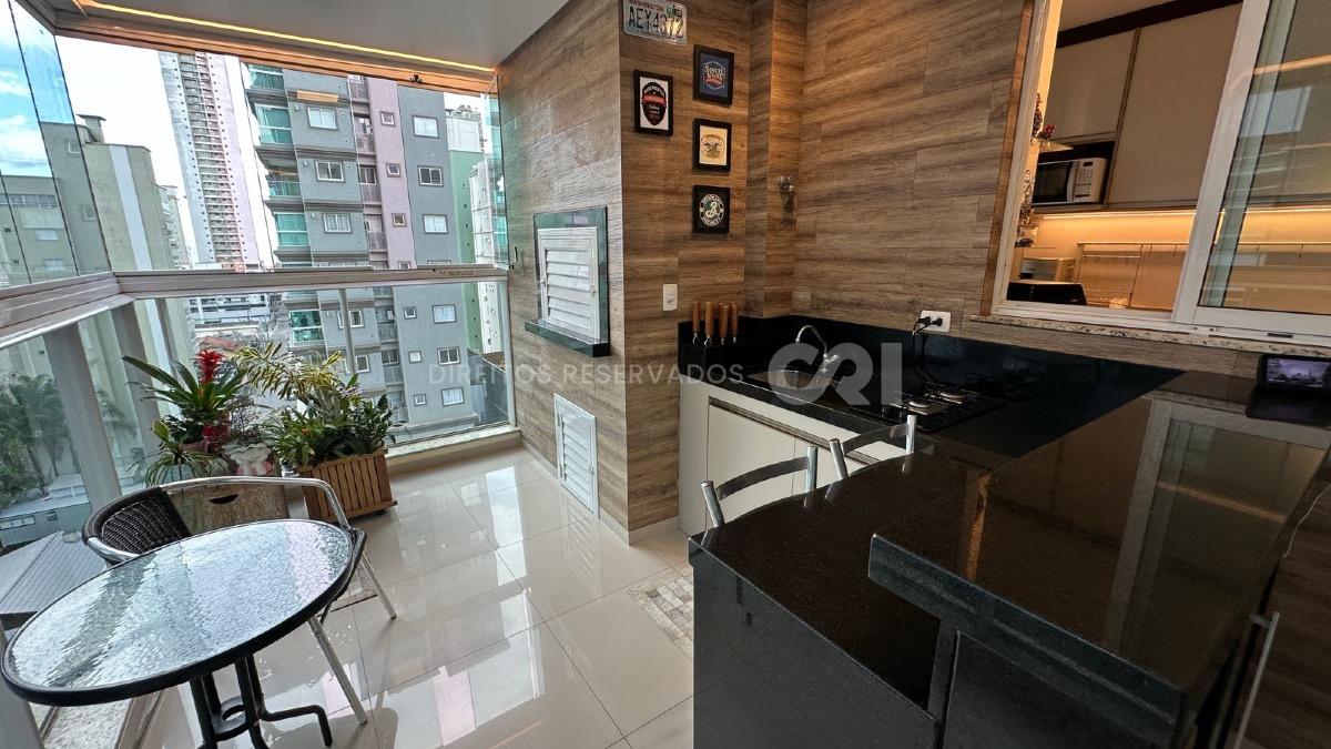 Apartamento com 3 Suítes no Villa Constanza Residencial em Meia Praia, Itapema