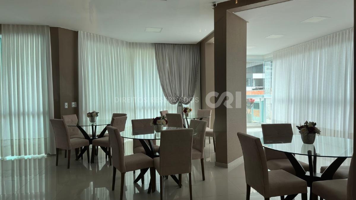 Apartamento com 3 Suítes no Villa Constanza Residencial em Meia Praia, Itapema