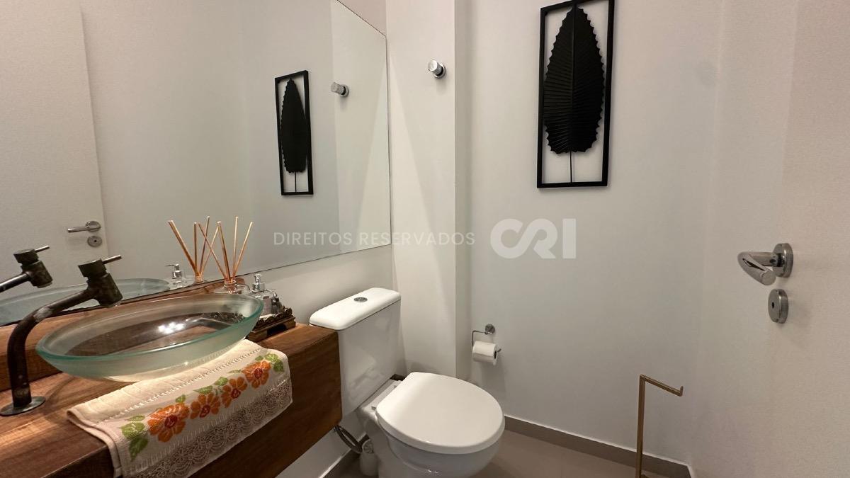 Apartamento com 3 Suítes no Villa Constanza Residencial em Meia Praia, Itapema