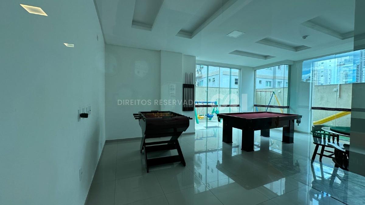 Apartamento com 3 Suítes no Villa Constanza Residencial em Meia Praia, Itapema