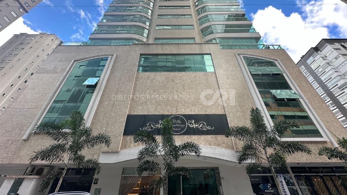 Apartamento com 3 Suítes no Villa Constanza Residencial em Meia Praia, Itapema