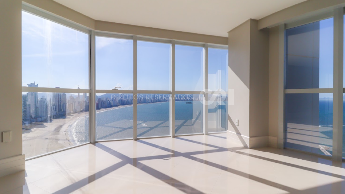 Apartamento Frente Mar no Ibiza Torre Norte na Av. Atlântica, Centro de Balneário Camboriú