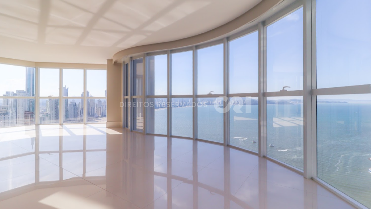 Apartamento Frente Mar no Ibiza Torre Norte na Av. Atlântica, Centro de Balneário Camboriú