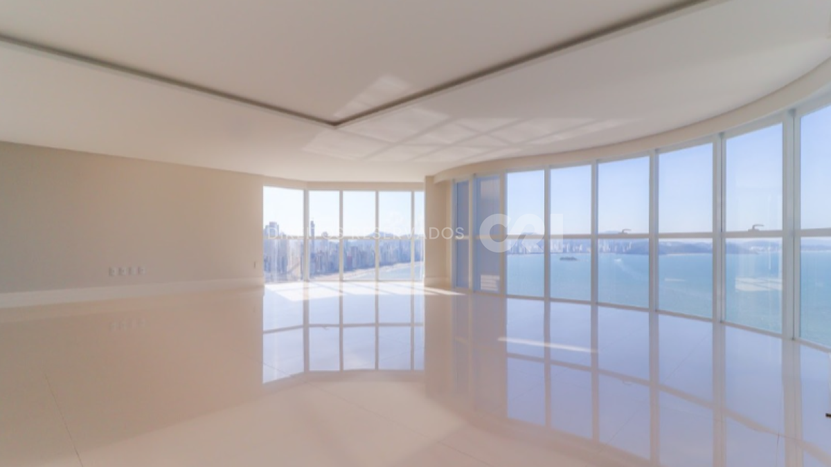 Apartamento Frente Mar no Ibiza Torre Norte na Av. Atlântica, Centro de Balneário Camboriú