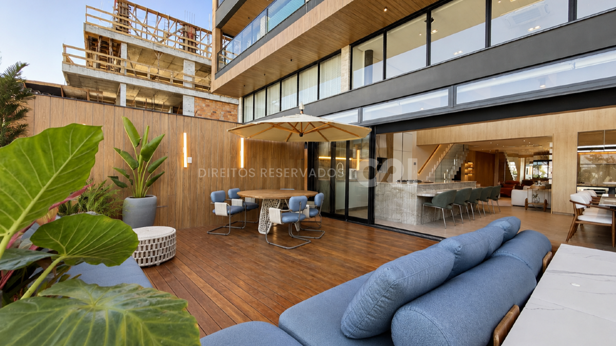 Garden duplex frente mar com 4 suítes no Sunrise na Praia Brava em Itajaí 