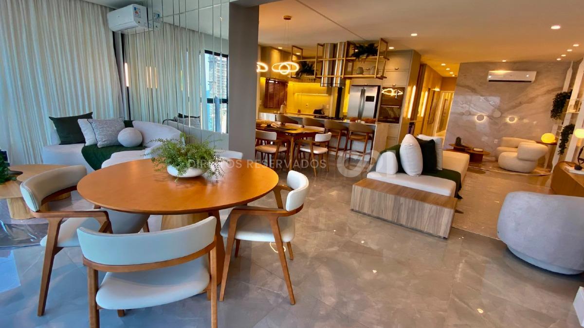 Apartamento Showroom com 4 Suítes no Shard Tower em Meia Praia, Itapema