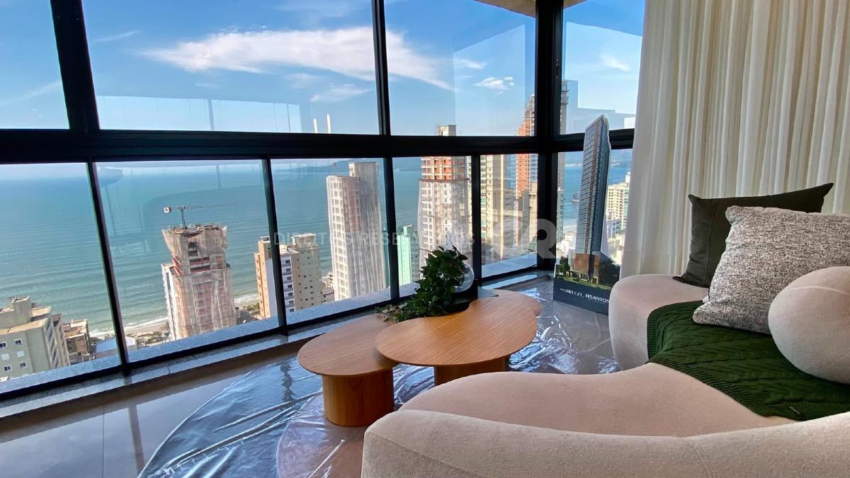 Apartamento Showroom com 4 Suítes no Shard Tower em Meia Praia, Itapema