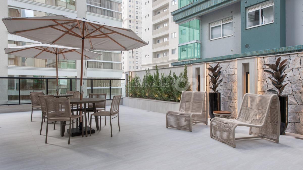 Apartamento de Alto Padrão com 3 Suítes no Imperia Del Mare na Meia Praia, Itapema