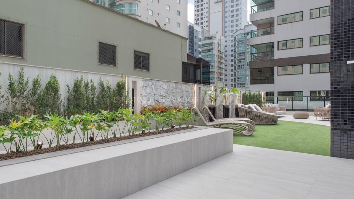 Apartamento de Alto Padrão com 3 Suítes no Imperia Del Mare na Meia Praia, Itapema