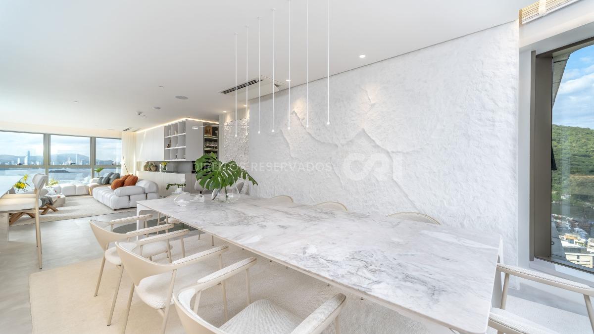 Apartamento Mobiliado com 4 Suítes no Yachthouse by Pininfarina na Barra Sul em Balneário Camboriú