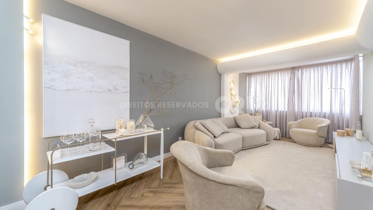 Apartamento com 4 Suítes no Edifício Oasis no Centro em Balneário Camboriú