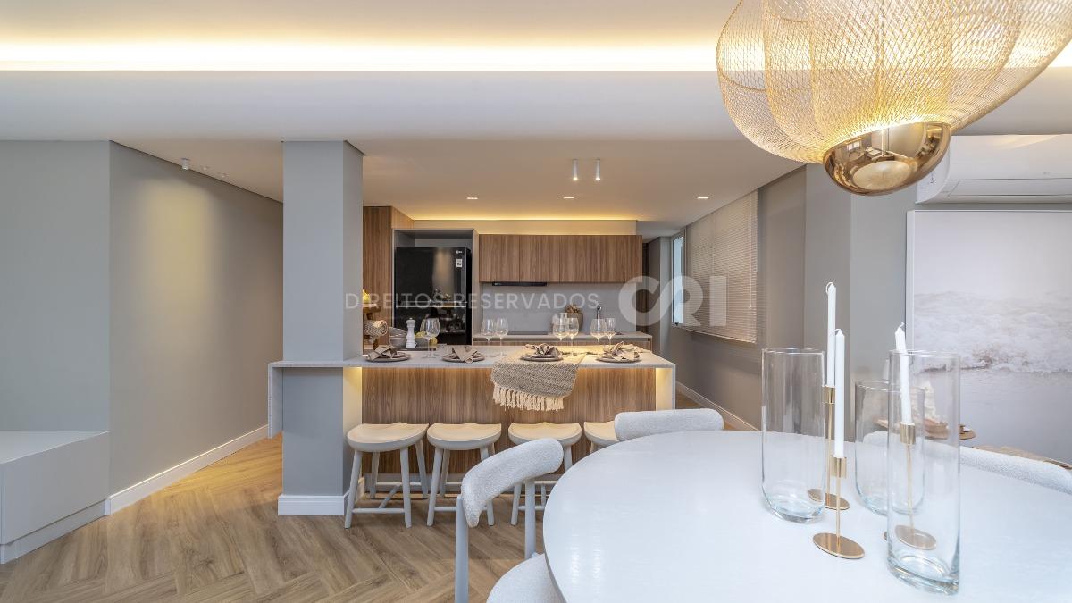 Apartamento com 4 Suítes no Edifício Oasis no Centro em Balneário Camboriú