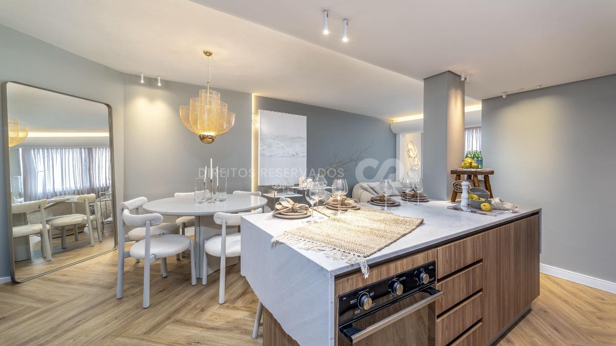 Apartamento com 4 Suítes no Edifício Oasis no Centro em Balneário Camboriú