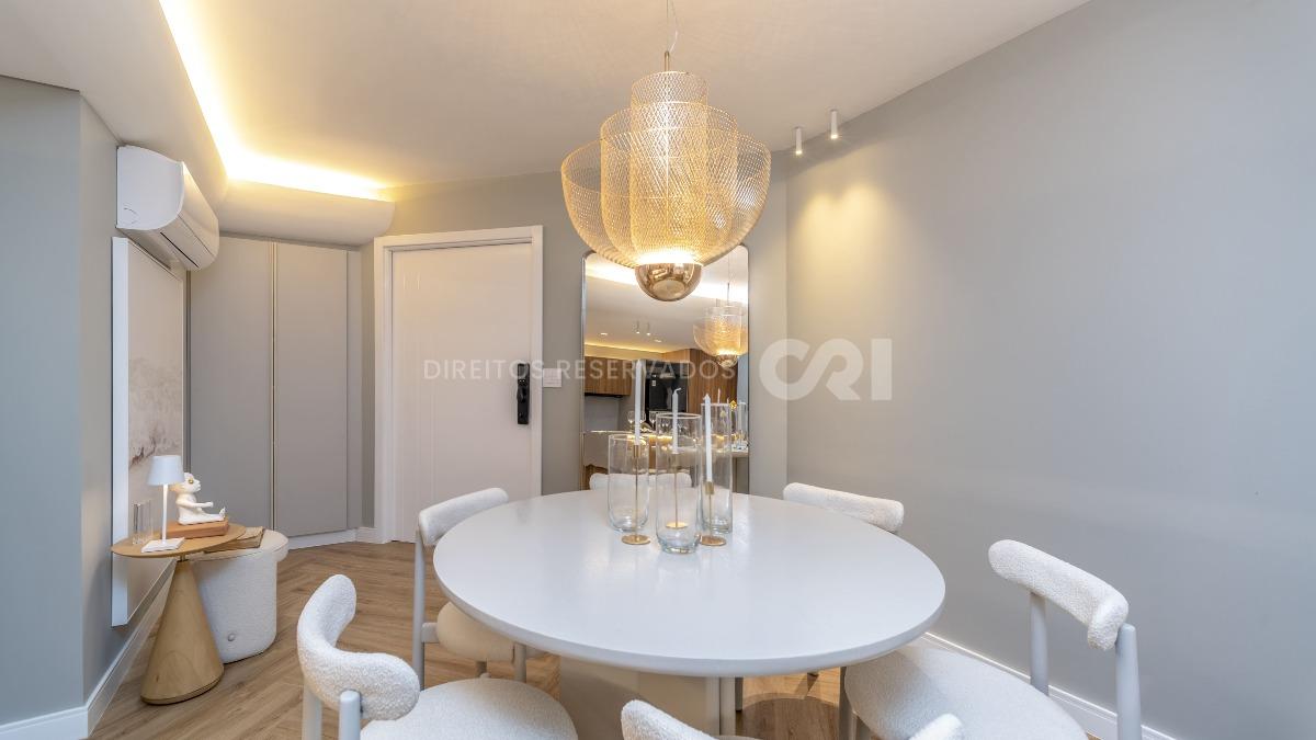 Apartamento com 4 Suítes no Edifício Oasis no Centro em Balneário Camboriú