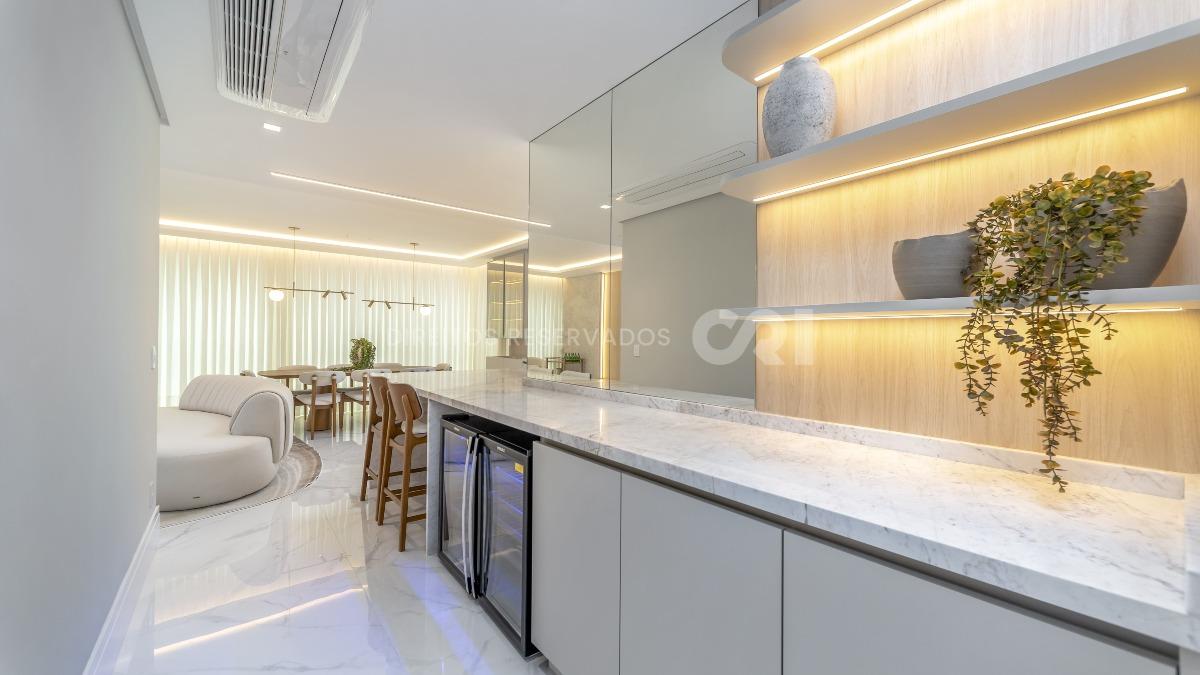 Apartamento Mobiliado com 4 Suítes no Skyline Tower no Pioneiros, Balneário Camboriú