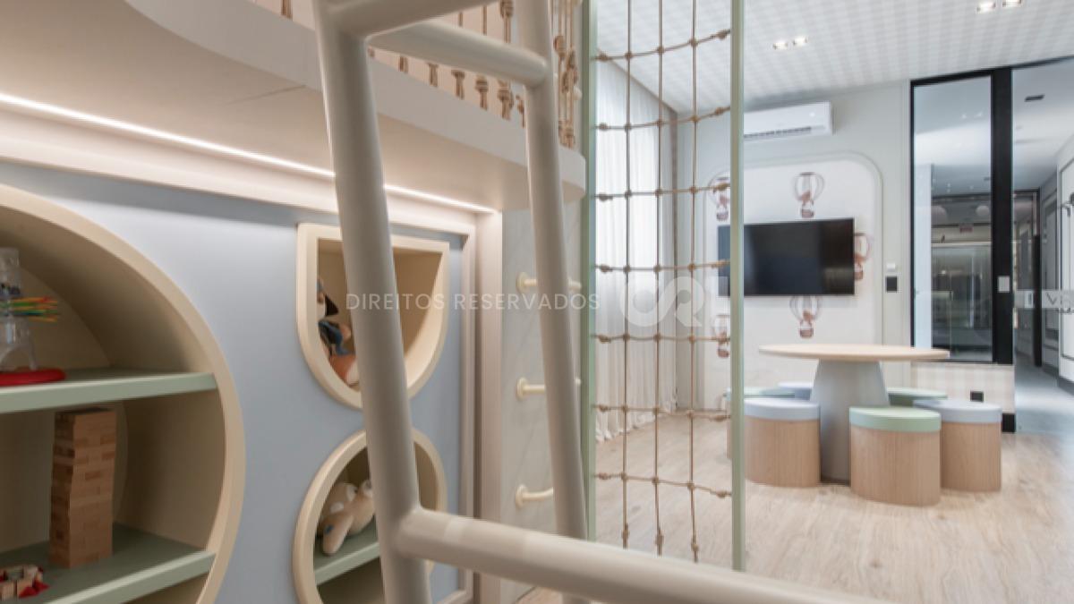 Apartamento com 4 suítes no Edifício Imperia Del Mare na Meia Praia em Itapema