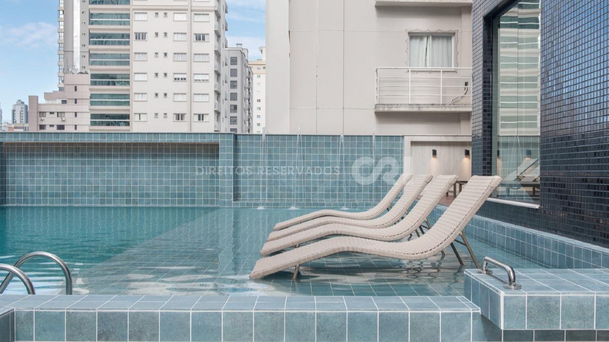 Apartamento com 4 suítes no Edifício Imperia Del Mare na Meia Praia em Itapema