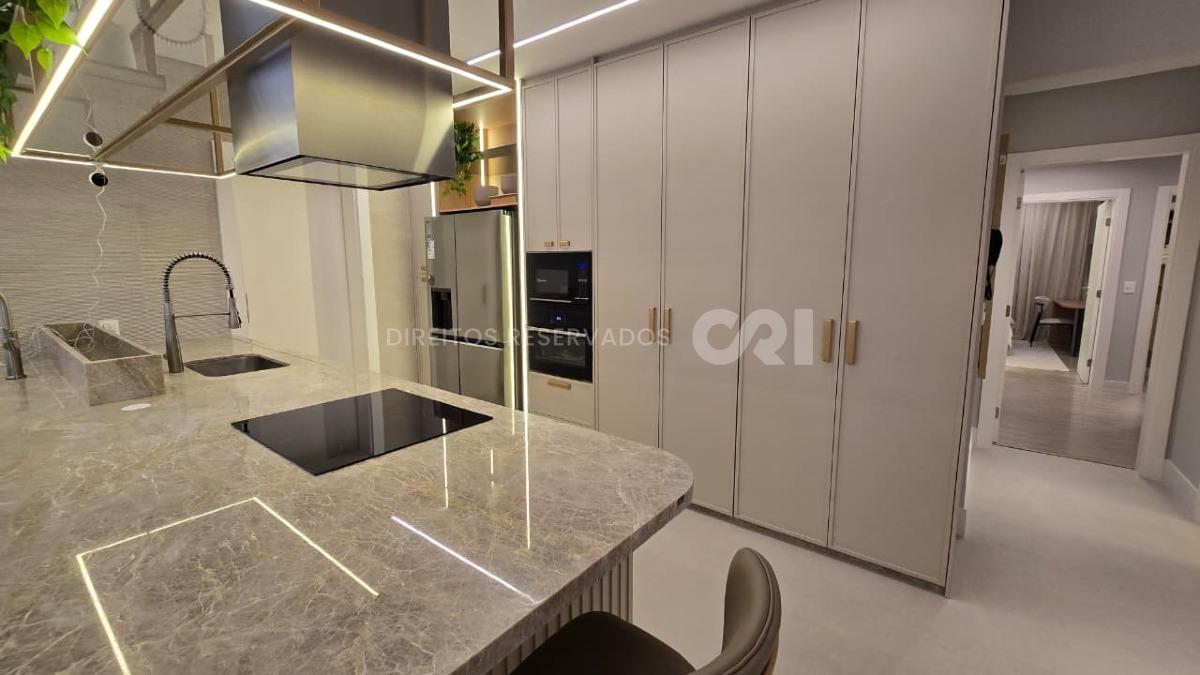 Apartamento com 4 Suítes no Imperia Del Mare em Meia Praia, Itapema