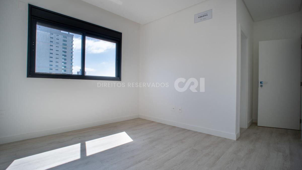 Apartamento à venda com 3 suítes no Shard Tower em Itapema
