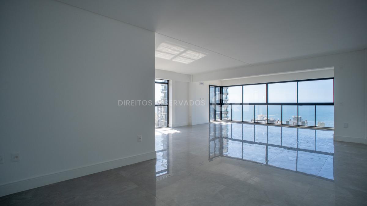 Apartamento à venda com 3 suítes no Shard Tower em Itapema
