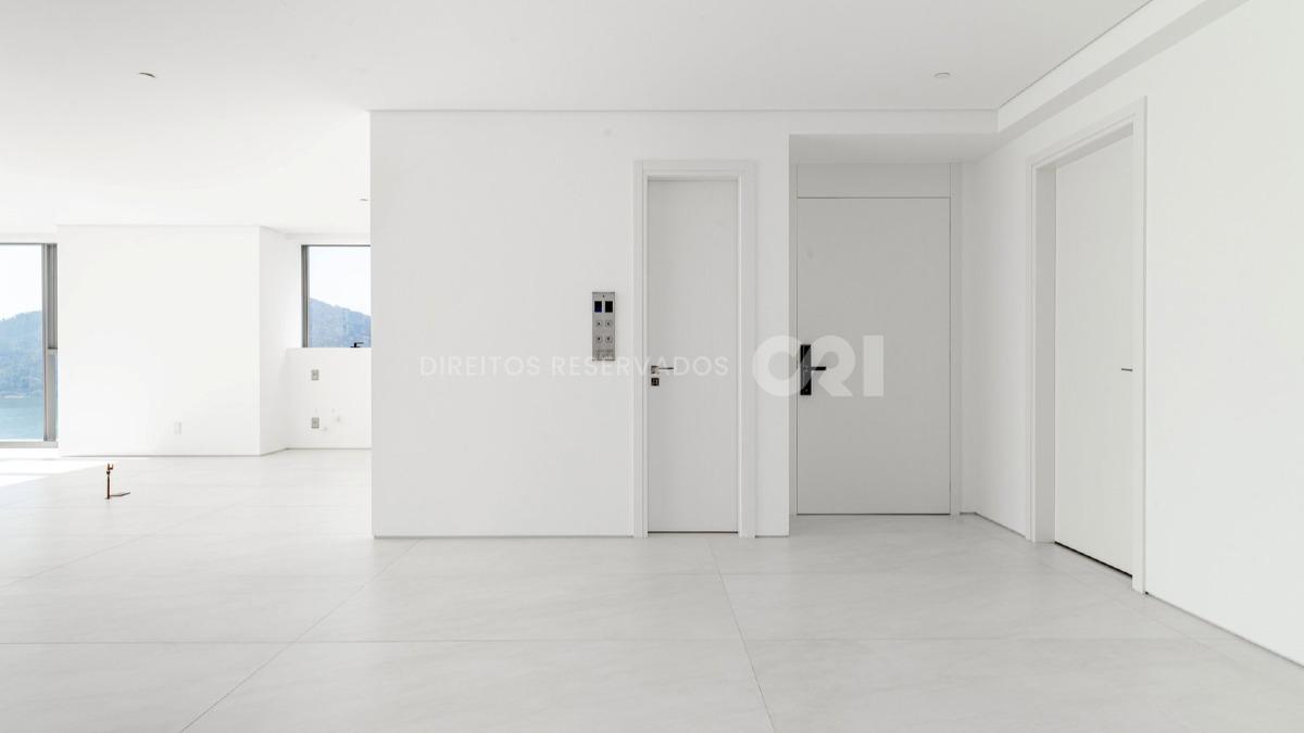 Apartamento com 4 Suítes no Copenhagen na Barra Sul, Balneário Camboriú