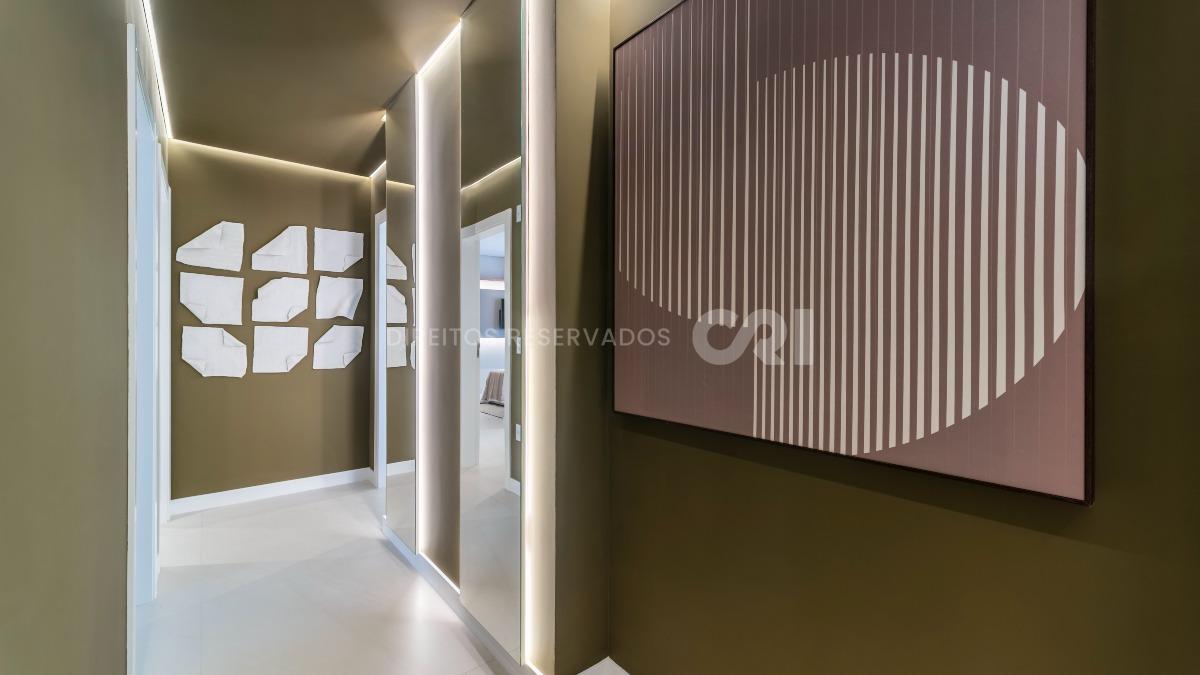 Apartamento Mobiliado com 4 Suítes no Las Salinas no Centro de Balneário Camboriú