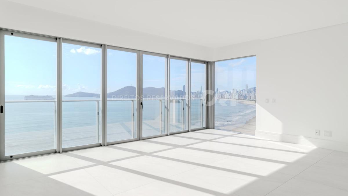 Apartamento com 4 Suítes no Edifício Splendido no Centro em Balneário Camboriú