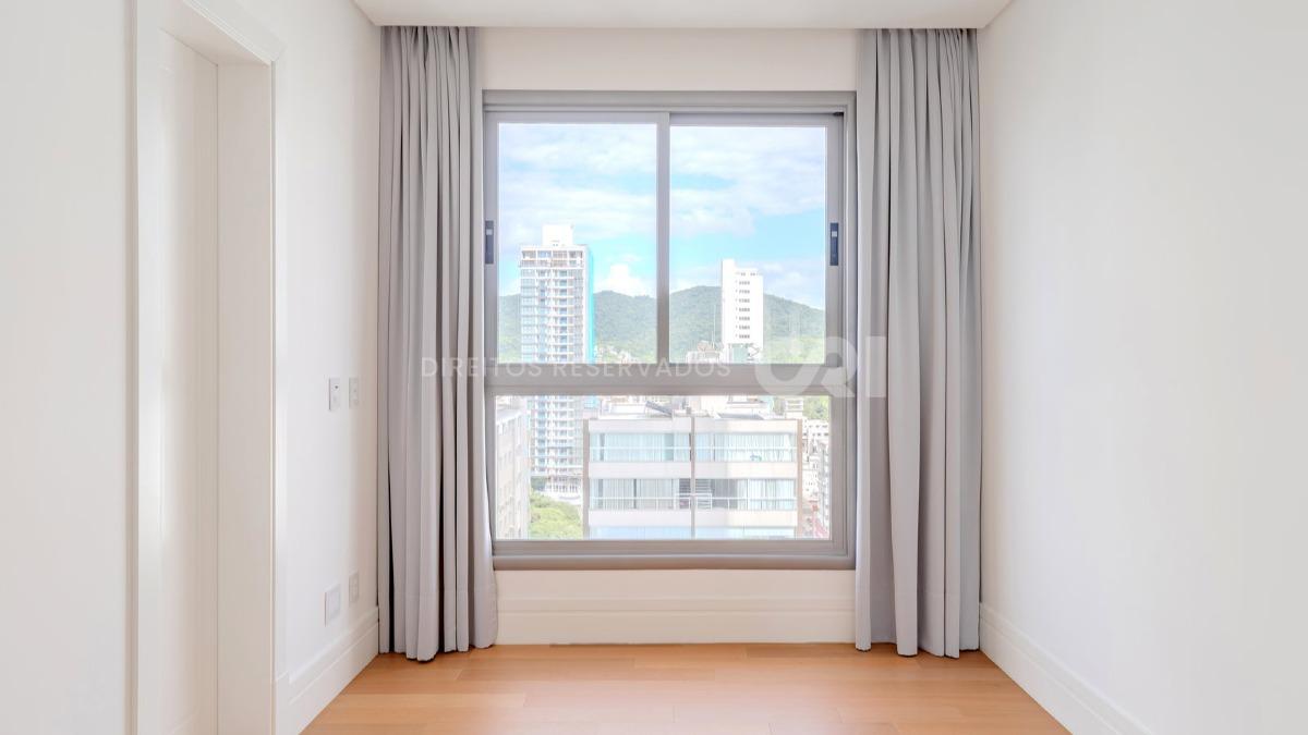 Apartamento com 4 Suítes no Edifício Splendido no Centro em Balneário Camboriú