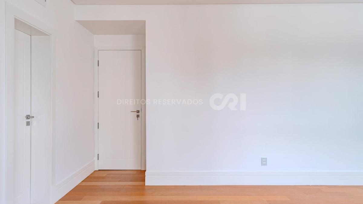 Apartamento com 4 Suítes no Edifício Splendido no Centro em Balneário Camboriú