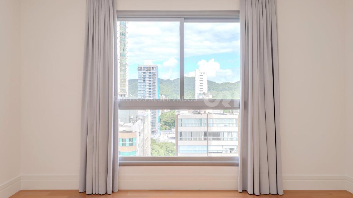 Apartamento com 4 Suítes no Edifício Splendido no Centro em Balneário Camboriú