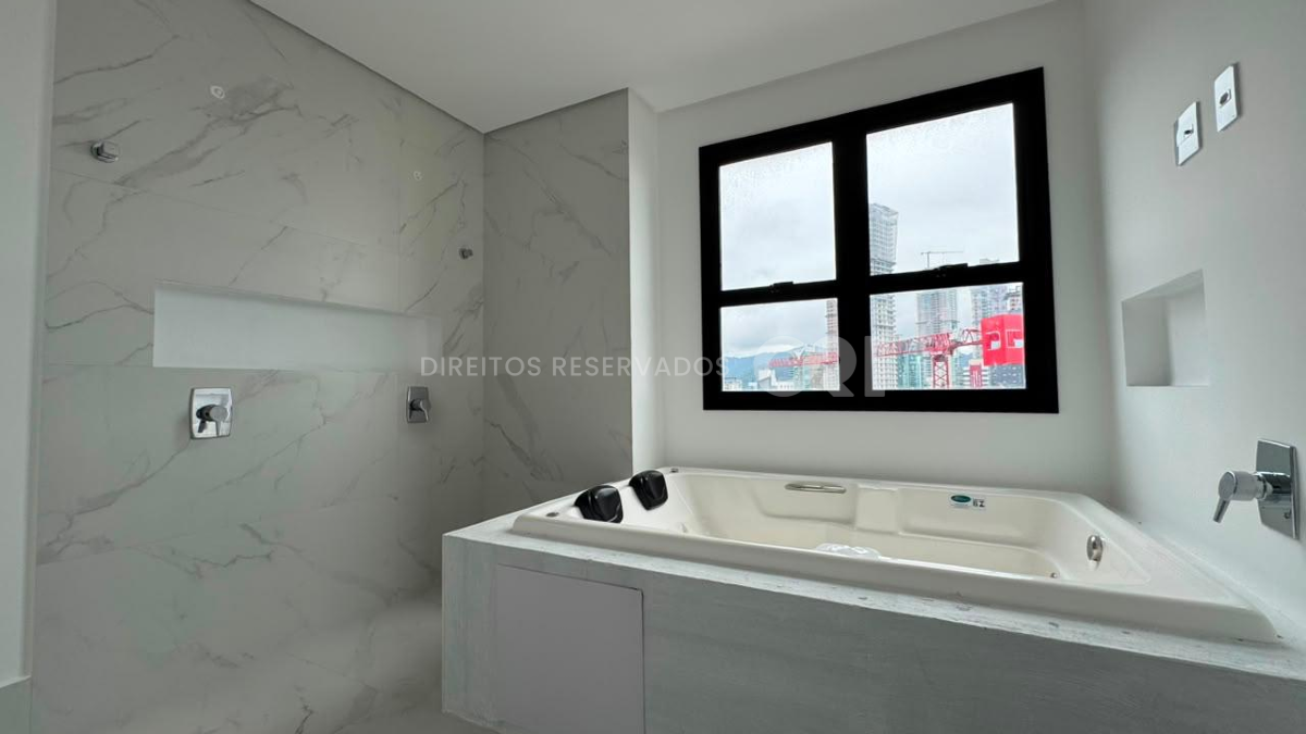 Apartamento com 3 suítes no edifício St. Clair Residence no Centro em Itapema