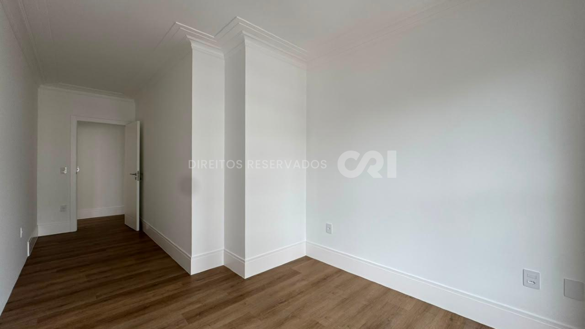 Apartamento com 3 suítes no edifício St. Clair Residence no Centro em Itapema