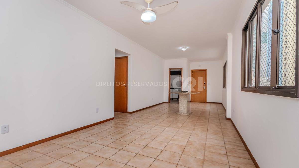 Apartamento com 3 Quartos no Edifício Orlando José no Centro de Balneário Camboriú