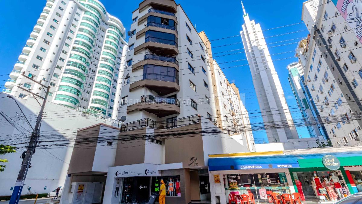 Apartamento com 3 Quartos no Edifício Orlando José no Centro de Balneário Camboriú