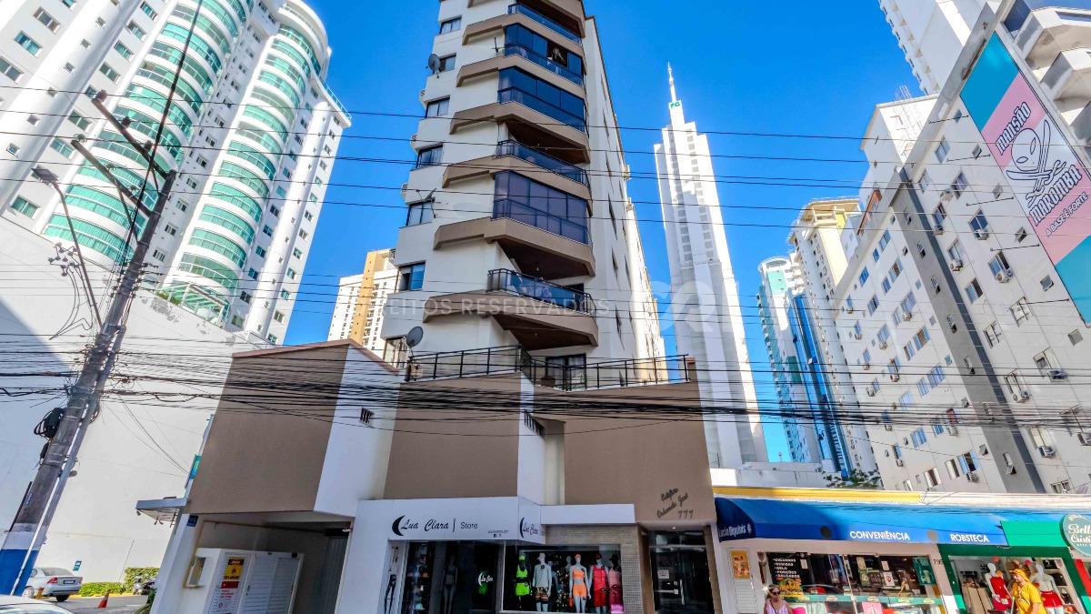 Apartamento com 3 Quartos no Edifício Orlando José no Centro de Balneário Camboriú