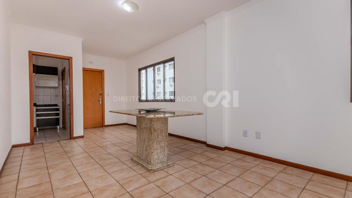 Apartamento com 3 Quartos no Edifício Orlando José no Centro de Balneário Camboriú