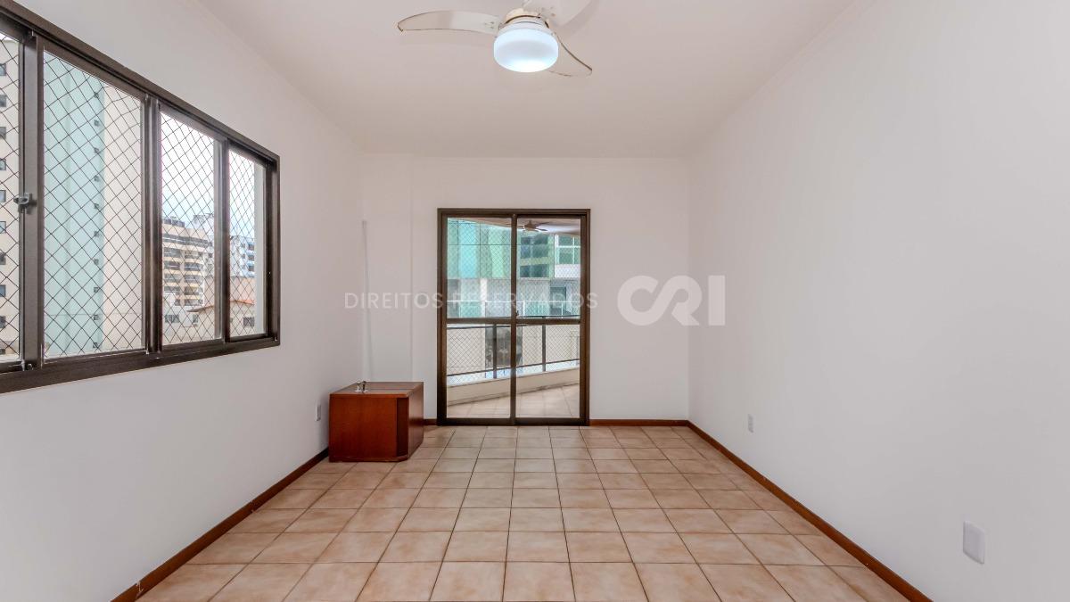 Apartamento com 3 Quartos no Edifício Orlando José no Centro de Balneário Camboriú