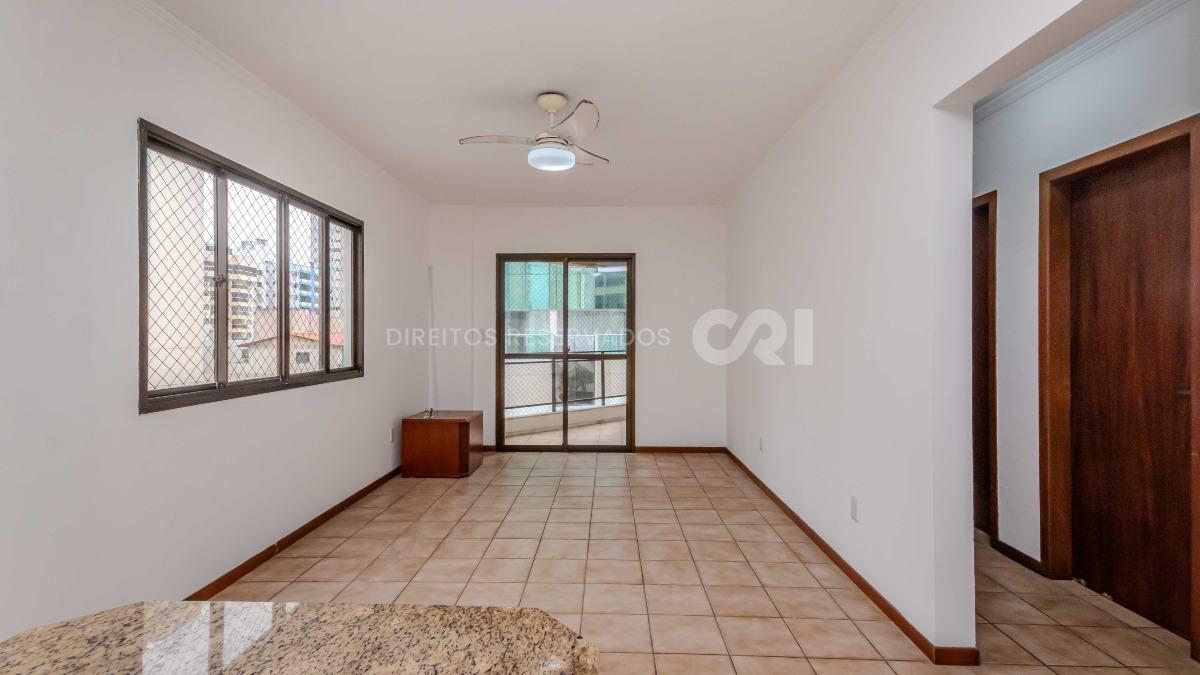 Apartamento com 3 Quartos no Edifício Orlando José no Centro de Balneário Camboriú