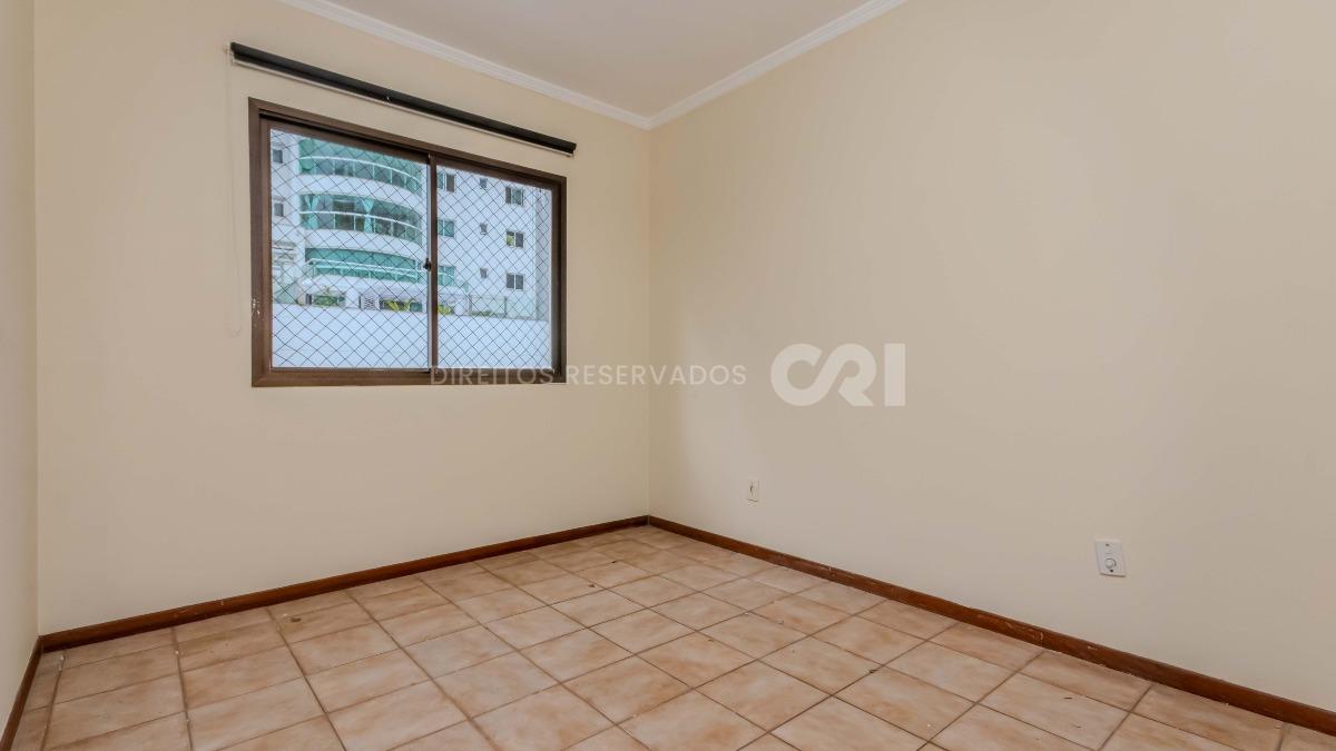 Apartamento com 3 Quartos no Edifício Orlando José no Centro de Balneário Camboriú