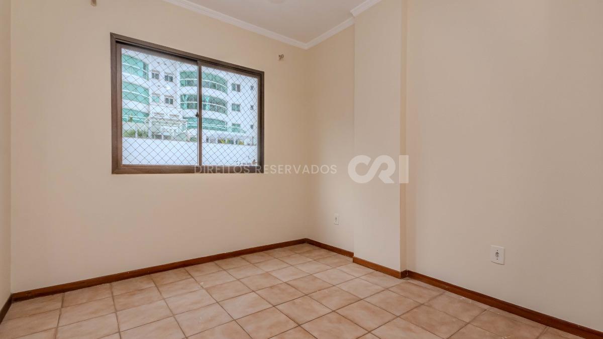 Apartamento com 3 Quartos no Edifício Orlando José no Centro de Balneário Camboriú
