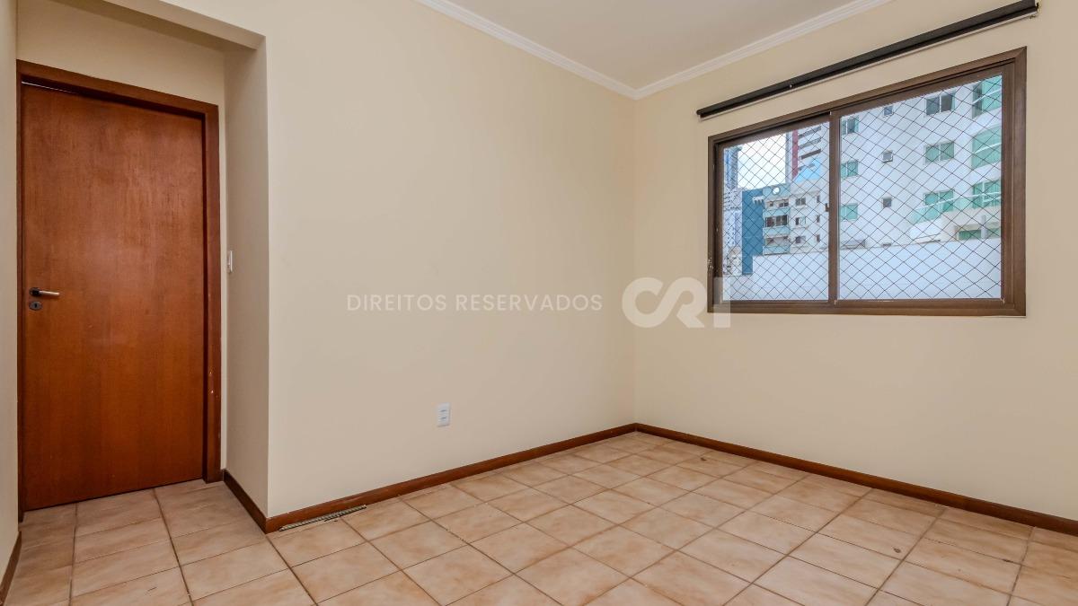 Apartamento com 3 Quartos no Edifício Orlando José no Centro de Balneário Camboriú