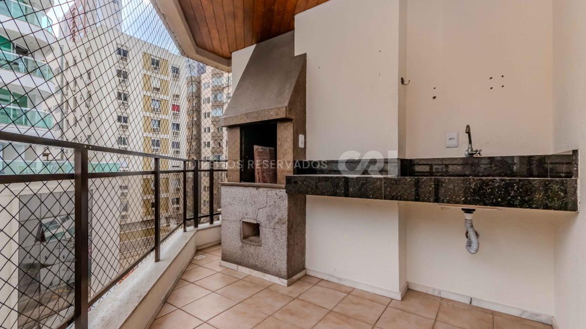 Apartamento com 3 Quartos no Edifício Orlando José no Centro de Balneário Camboriú