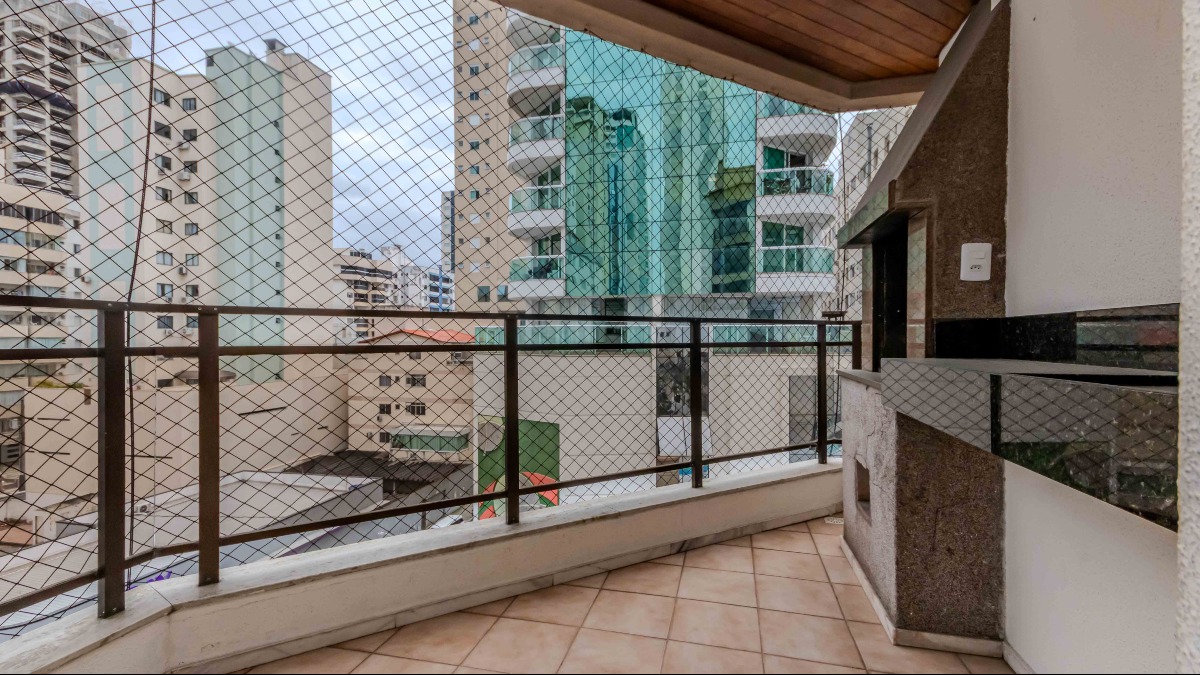 Apartamento com 3 Quartos no Edifício Orlando José no Centro de Balneário Camboriú