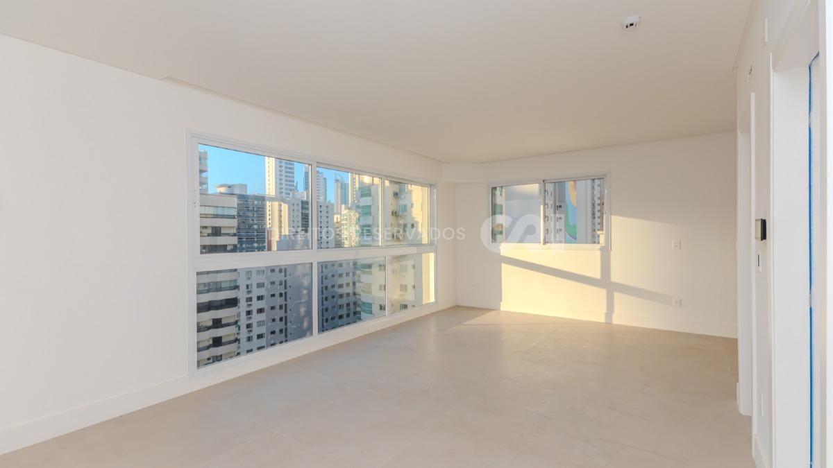Apartamento com 3 Suítes no San Telmo no Centro de Balneário Camboriú