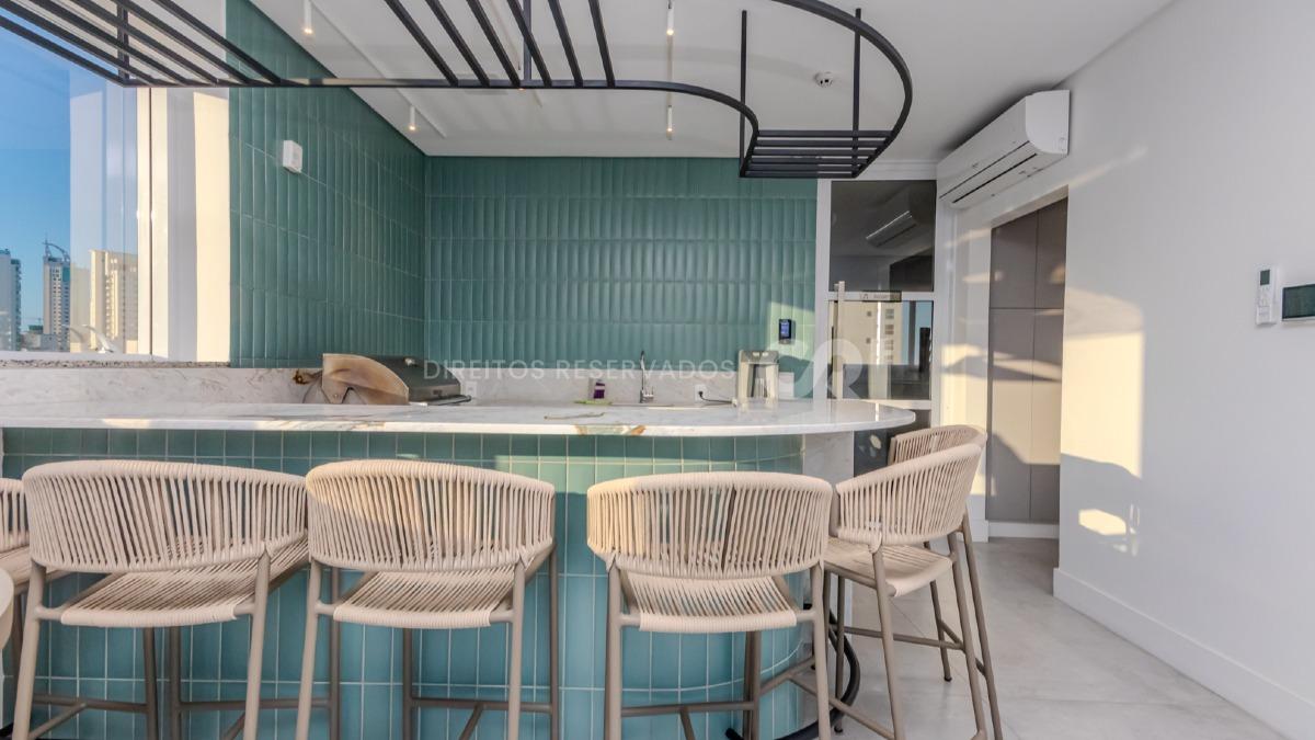 Apartamento com 3 Suítes no San Telmo no Centro de Balneário Camboriú