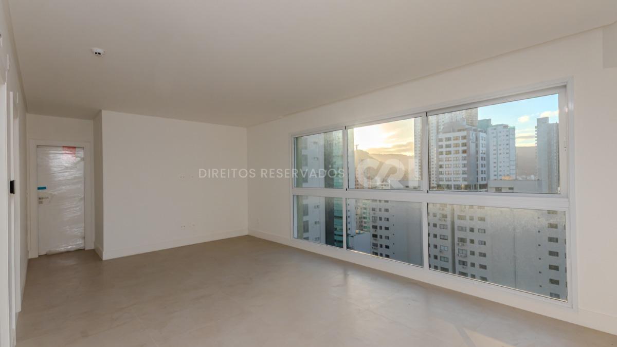 Apartamento com 3 Suítes no San Telmo no Centro de Balneário Camboriú