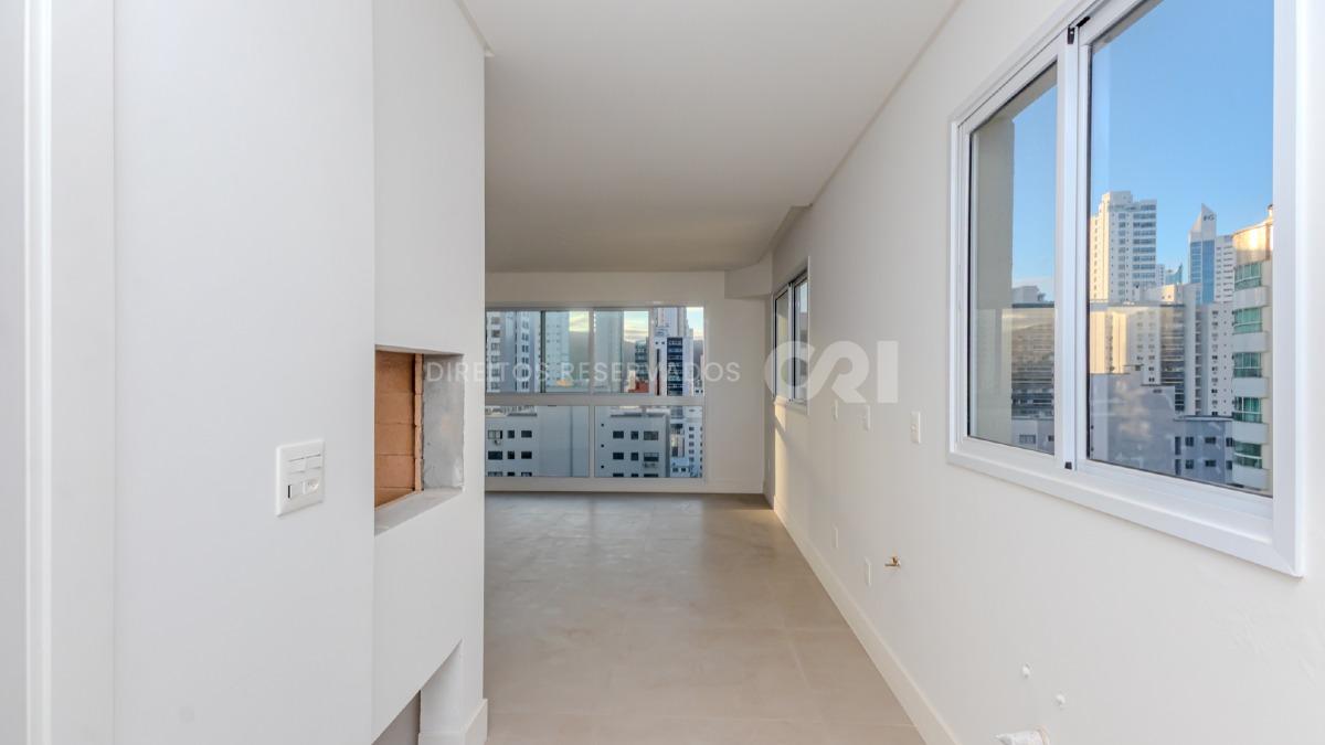 Apartamento com 3 Suítes no San Telmo no Centro de Balneário Camboriú
