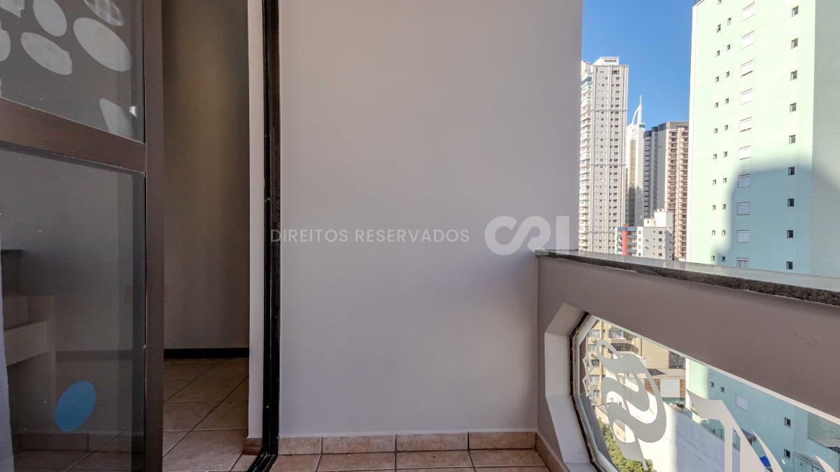 Cobertura Duplex com 3 Quartos e 1 suíte no Anne Christine Schmitz no Centro de Balneário Camboriú